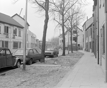 881537 Gezicht op de nieuwbouw huizen aan de Jacob Simonsz. de Rijkstraat te Utrecht.